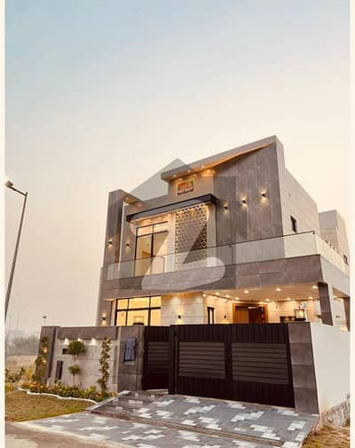 9 Marla Modern House For Sale in Dha Phase 4 9 Marla Modern House For Sale in Dha Phase 4