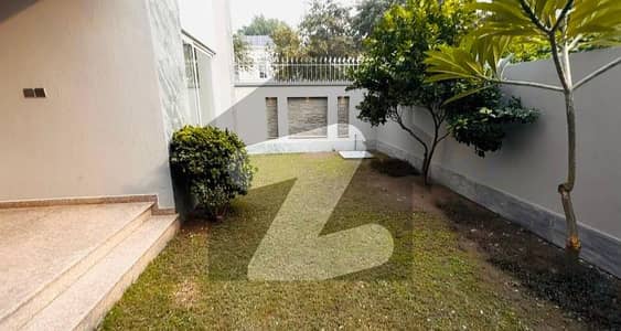 10 Marla Modern House For Sale in Dha Phase 5