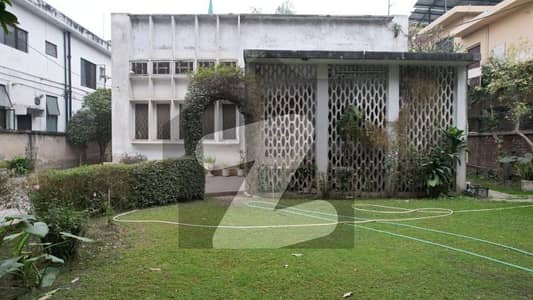 گلبرگ 3 - بلاک ایچ گلبرگ 3,گلبرگ,لاہور میں 1 کنال مکان 12.99 کروڑ میں برائے فروخت۔