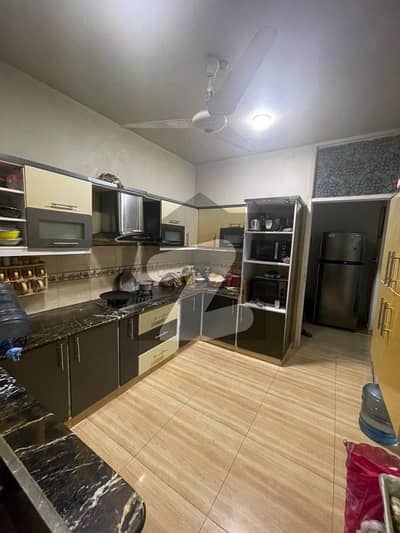 عسکری 1 کینٹ,کراچی میں 3 کمروں کا 12 مرلہ فلیٹ 7.5 کروڑ میں برائے فروخت۔ عسکری 1 کینٹ,کراچی میں 3 کمروں کا 12 مرلہ فلیٹ 7.5 کروڑ میں برائے فروخت۔