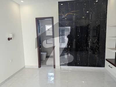 15 Marla Separate Gate Upper Portion For Rent DHA Phase 5 Lahore