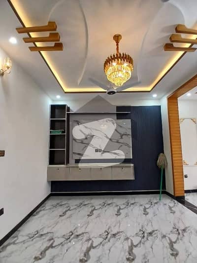 گلریز ہاؤسنگ سکیم راولپنڈی میں 2 کمروں کا 5 مرلہ زیریں پورشن 45.0 ہزار میں کرایہ پر دستیاب ہے۔