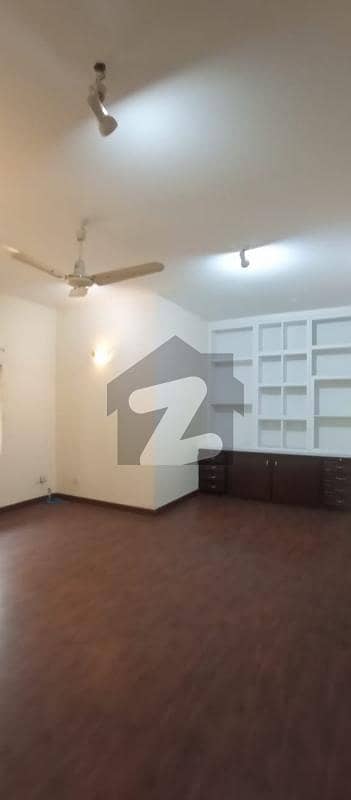 Gulberg FCC 12 Marla Decent House Is Available For SALE