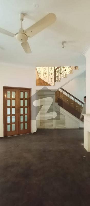 Gulberg FCC 12 Marla Decent TownHouse Is Available For Sale.