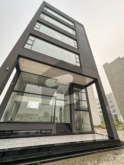 ڈی ایچ اے فیز 8 - کمرشل براڈوے ڈی ایچ اے فیز 8,ڈیفنس (ڈی ایچ اے),لاہور میں 8 مرلہ عمارت 10.5 لاکھ میں کرایہ پر دستیاب ہے۔