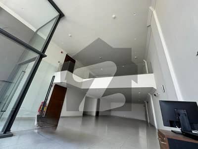 ڈی ایچ اے فیز 8 - کمرشل براڈوے ڈی ایچ اے فیز 8,ڈیفنس (ڈی ایچ اے),لاہور میں 8 مرلہ دفتر 3.5 لاکھ میں کرایہ پر دستیاب ہے۔