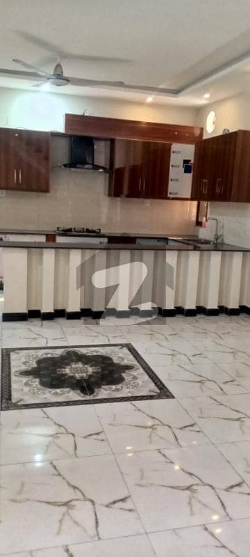 فیصل ٹاؤن - ایف ۔ 18 اسلام آباد میں 4 کمروں کا 7 مرلہ مکان 3.4 کروڑ میں برائے فروخت۔