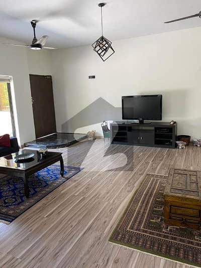 Luxury Fully Furnished Upper Portion For Females