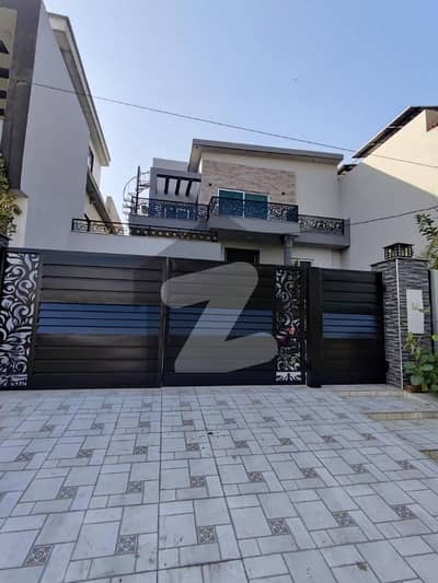 10 Marla House Is Available For sale In Formanites Housing Scheme