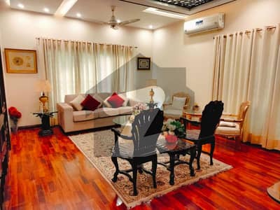 ڈی ایچ اے فیز 6 ڈیفنس (ڈی ایچ اے),لاہور میں 5 کمروں کا 1 کنال مکان 4.0 لاکھ میں کرایہ پر دستیاب ہے۔