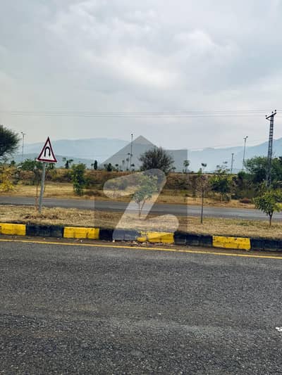 ڈی ۔ 12 اسلام آباد میں 10 مرلہ رہائشی پلاٹ 6.0 کروڑ میں برائے فروخت۔