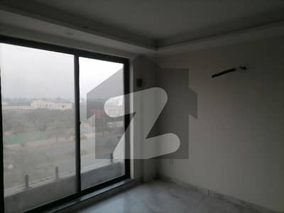 586 Sq Ft Apartment for Sale in Bahria Orchard Phase 4 Easy Installments | Prime Location