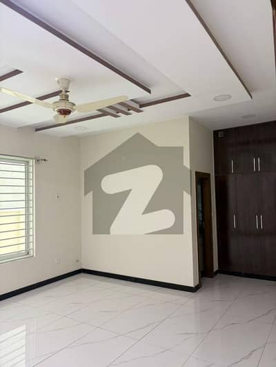 جناح گارڈنز فیز 1 جناح گارڈنز,ایف ای سی ایچ ایس,اسلام آباد میں 5 کمروں کا 7 مرلہ مکان 1.1 لاکھ میں کرایہ پر دستیاب ہے۔