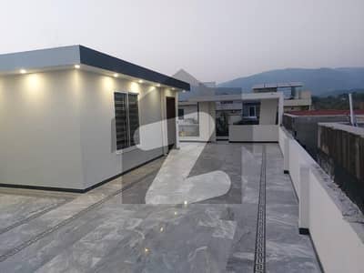 ڈی ۔ 12/3 ڈی ۔ 12,اسلام آباد میں 8 کمروں کا 8 مرلہ مکان 10.5 کروڑ میں برائے فروخت۔