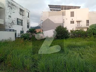 40X80 CORNER/SIDE OPEN DEAD END STREET PLOT FOR SALE