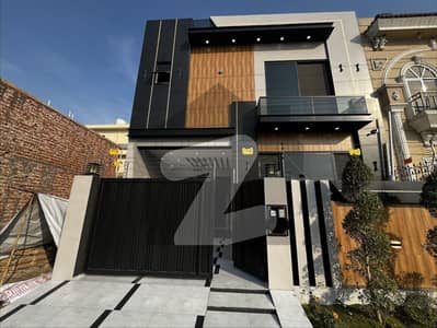 5 Marla Double Storey Designer's House for Sale on Prime Location