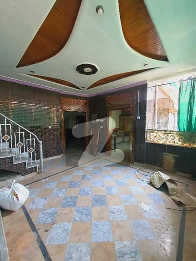 چکلالہ سکیم 3 چکلالہ سکیم,راولپنڈی میں 2 کمروں کا 8 مرلہ بالائی پورشن 35.0 ہزار میں کرایہ پر دستیاب ہے۔