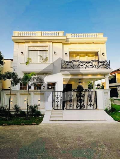 8 MARLA MODERN HOUSE FOR SALE IN DHA 9 TOWN