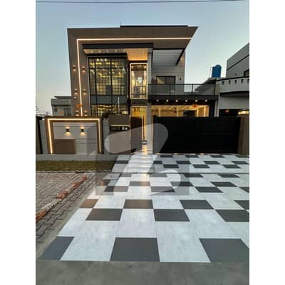 10 Marla Top Of The Line House For Sale