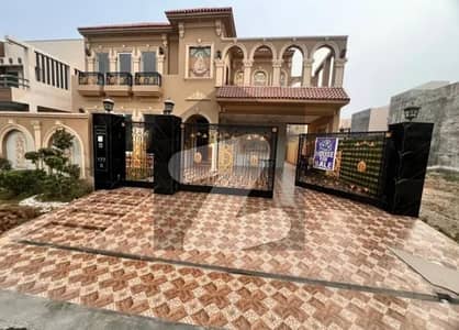 ابدالینزکوآپریٹو ہاؤسنگ سوسائٹی لاہور میں 5 کمروں کا 1 کنال مکان 8.2 کروڑ میں برائے فروخت۔