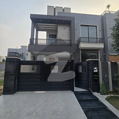 Near To Park & On 45ft Road 10 Marla Brand New House For Sale In Lake City Raiwind Road Lahore