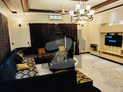 ڈی ایچ اے فیز 6 ڈیفنس (ڈی ایچ اے),لاہور میں 5 کمروں کا 1 کنال مکان 8.25 کروڑ میں برائے فروخت۔