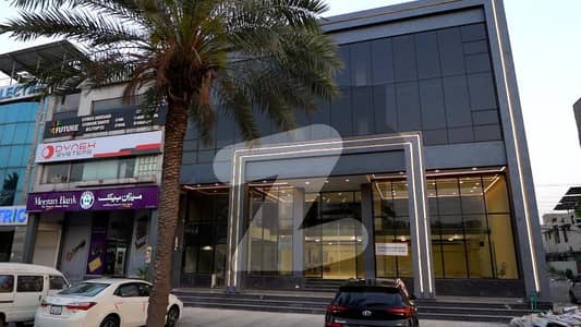 مین بلیوارڈ گلبرگ گلبرگ,لاہور میں 9 کنال عمارت 110.0 ارب میں برائے فروخت۔