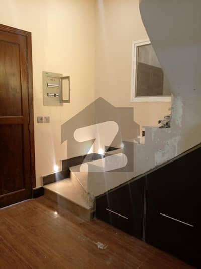 بنی گالہ اسلام آباد میں 2 کمروں کا 7 مرلہ بالائی پورشن 45.0 ہزار میں کرایہ پر دستیاب ہے۔