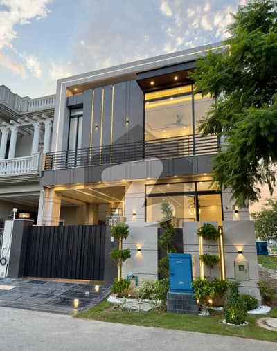 ڈی ایچ اے 9 ٹاؤن ڈیفنس (ڈی ایچ اے),لاہور میں 3 کمروں کا 5 مرلہ مکان 90.0 ہزار میں کرایہ پر دستیاب ہے۔ ڈی ایچ اے 9 ٹاؤن ڈیفنس (ڈی ایچ اے),لاہور میں 3 کمروں کا 5 مرلہ مکان 90.0 ہزار میں کرایہ پر دستیاب ہے۔