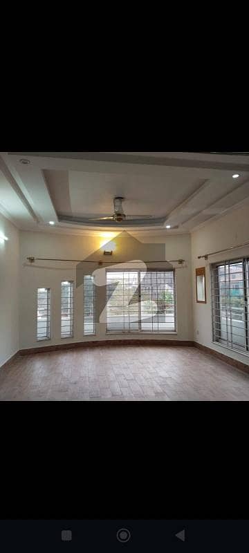 G-15/1 (40*80)UPPER PORTION AVAILABLE FOR RENT