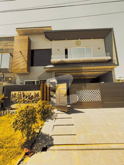 ایل ڈی اے ایوینیو لاہور میں 6 کمروں کا 10 مرلہ مکان 4.5 کروڑ میں برائے فروخت۔