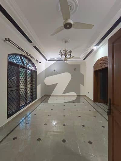 جوہر ٹاؤن فیز 2 جوہر ٹاؤن,لاہور میں 1 کمرے کا 6 مرلہ زیریں پورشن 50.0 ہزار میں کرایہ پر دستیاب ہے۔