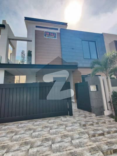 ازمیر ٹاؤن لاہور میں 6 کمروں کا 10 مرلہ مکان 4.4 کروڑ میں برائے فروخت۔