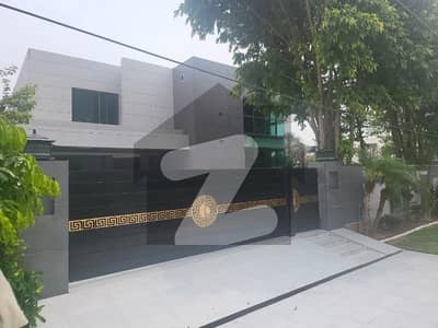 ڈی ایچ اے فیز 3 ڈیفنس (ڈی ایچ اے),لاہور میں 6 کمروں کا 2 کنال مکان 14.88 کروڑ میں برائے فروخت۔