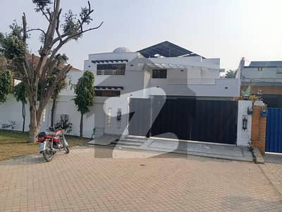 ڈی ایچ اے فیز 2 ڈیفنس (ڈی ایچ اے),لاہور میں 5 کمروں کا 2 کنال مکان 4.15 لاکھ میں کرایہ پر دستیاب ہے۔ ڈی ایچ اے فیز 2 ڈیفنس (ڈی ایچ اے),لاہور میں 5 کمروں کا 2 کنال مکان 4.15 لاکھ میں کرایہ پر دستیاب ہے۔