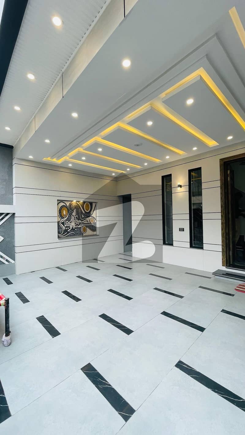 LDA AVENUE ONE 10 MARLA HOUSE FOR RENT LDA AVENUE ONE 10 MARLA HOUSE FOR RENT