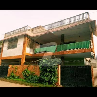 Corner old House for Sale in FB Area Block 10 Karachi | West Open | 400 Sq Yards