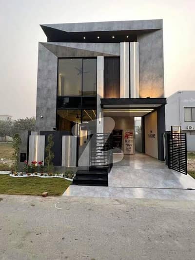 5 MARLA MODERN HOUSE FOR SALE IN DHA 9 TOWN.