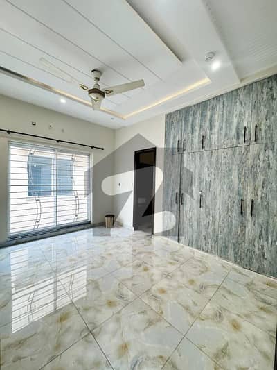 1 KANAL UPPER PORTION FOR RENT IN DHA PHASE 8