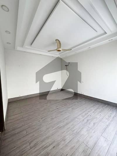 1 KANAL UPPER PORTION FOR RENT IN DHA PHASE 8