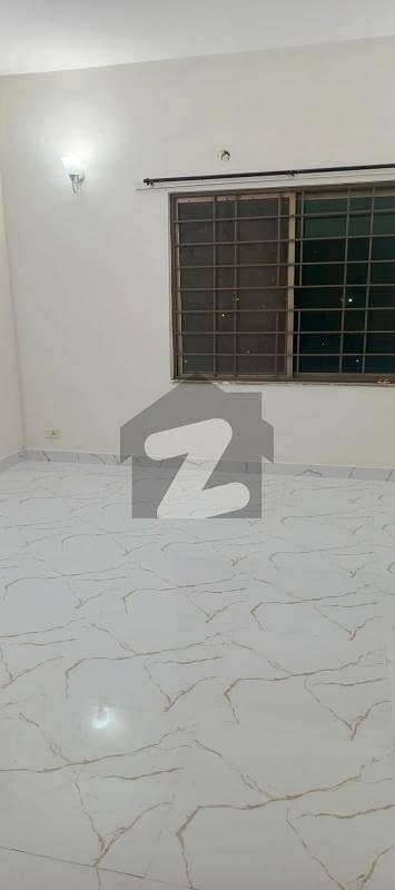 3 Beds Apartment For Rent