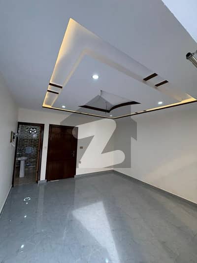 سٹی ہاؤسنگ سوسائٹی - بلاک اے ایکسٹینشن سٹی ہاؤسنگ سوسائٹی,سیالکوٹ میں 1 کمرے کا 3 مرلہ فلیٹ 30.0 ہزار میں کرایہ پر دستیاب ہے۔