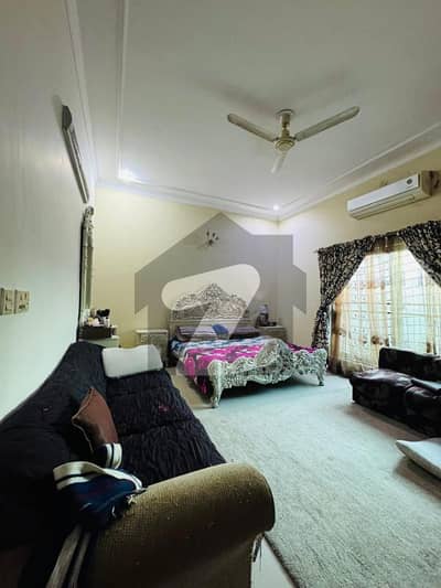 10 Marla House for SALE in Ex-Air Avenue, Phase 8