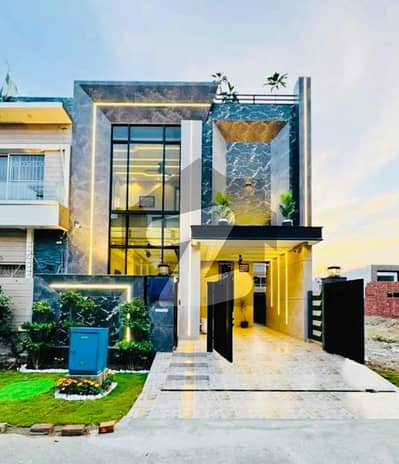 5 MARLA MODERN HOUSE FOR SALE IN DHA 9 TOWN.