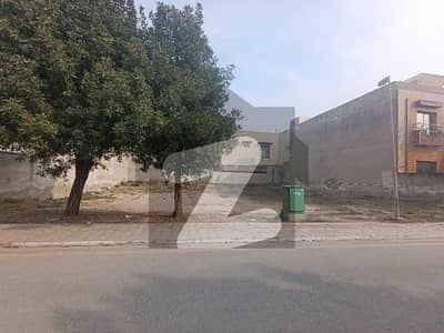 بحریہ ٹاؤن رفیع بلاک بحریہ ٹاؤن سیکٹر ای,بحریہ ٹاؤن,لاہور میں 10 مرلہ رہائشی پلاٹ 1.95 کروڑ میں برائے فروخت۔