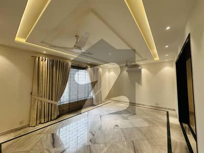 ایف ۔ 11 اسلام آباد میں 5 کمروں کا 1 کنال بالائی پورشن 6.5 لاکھ میں کرایہ پر دستیاب ہے۔