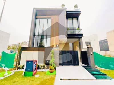 5 MARLA MODERN HOUSE FOR SALE IN DHA 9 TOWN.