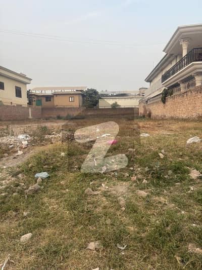 حیات آباد پشاور میں 1 کنال رہائشی پلاٹ 4.9 کروڑ میں برائے فروخت۔
