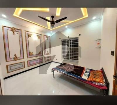5 Bedrooms Luxurious Villa for RENT, Near Main Entrance of Bahria Town.