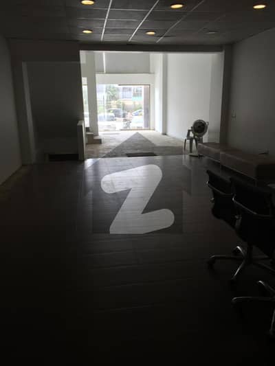 Showroom on Main Khaliquzaman Road